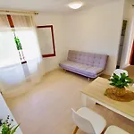 アパート V&v Lloret- Europa リョレート・デ・マル