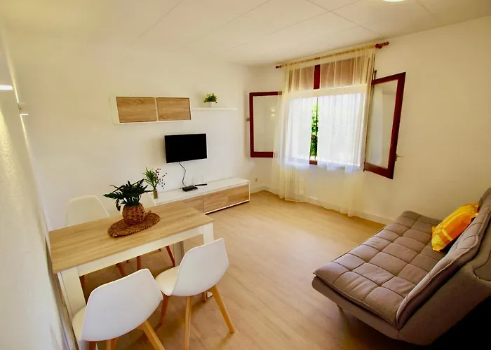 Apartment V&v Lloret: Garden With Pool, 150m From Canyelles *