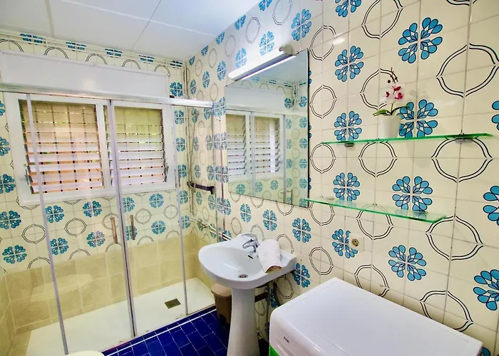 Apartment V&v Lloret: Garden With Pool, 150m From Canyelles